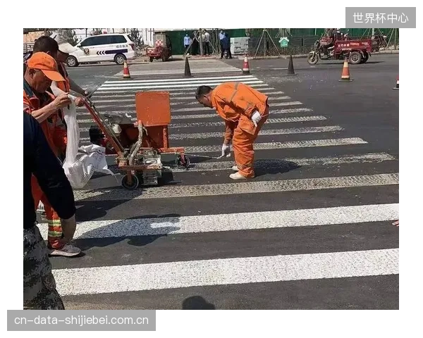 看似完美的双组份标线,其高昂的局部修复成本是否正在成为运营方新的隐性痛点? 看似完美的双组份标线,其高昂的局部修复成本是否正在成为运营方新的隐性痛点?